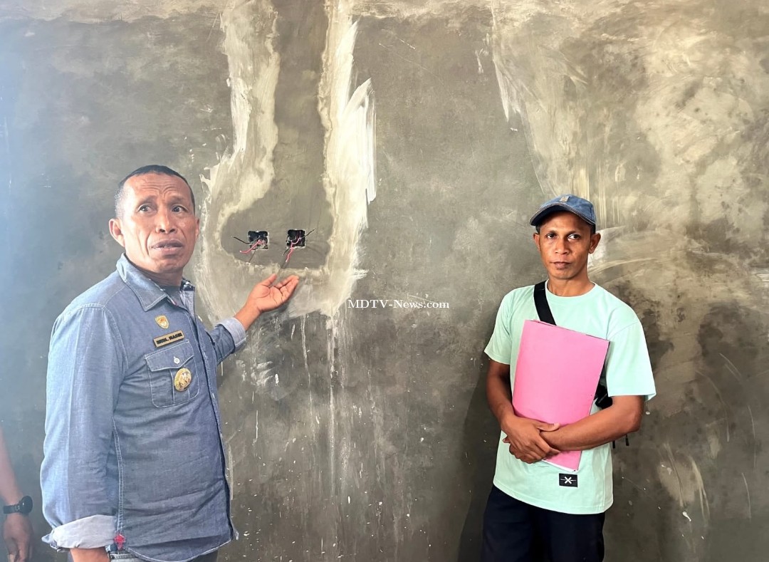 Wabup Nasir Tinjau Tiga Proyek Revitalisasi dan Rehabilitasi Sekolah di Buyasuri