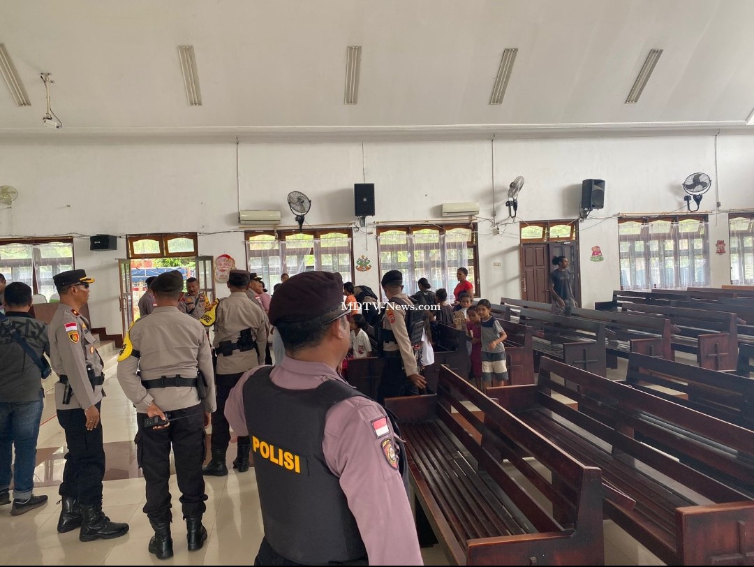 Polres Lembata Melakukan Giat Sterilisasi Gereja Di Kabupaten Lembata 